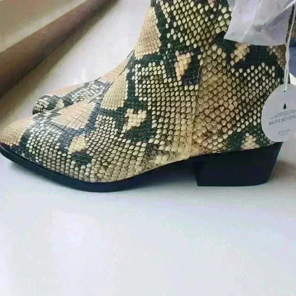 NEW! Steven Madden by Steve Ringer Ankle Bootie - Picture 4 of 8